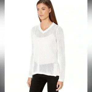 [S] FDJ French Dressing Women's White Solid Mesh Stitch  V Neck Sweater